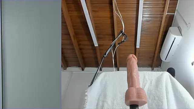 Snapshot of Lucy_carter_ chatting on November 26, 2025, 1:00 pm Lucy carter online show from November 26, 2025, 1:00 pm