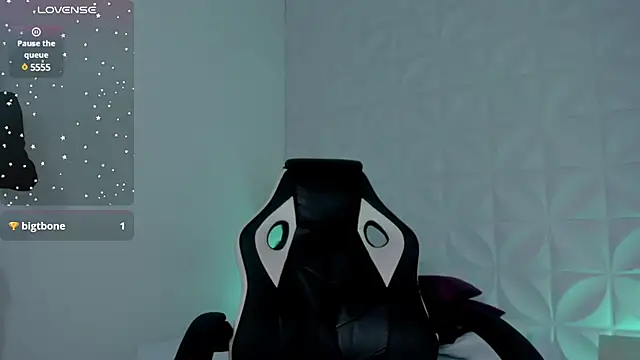 stephanya  online show from March 19, 2025, 10:20 pm