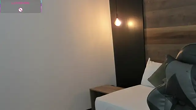 stephanya  online show from March 26, 2026, 7:34 pm