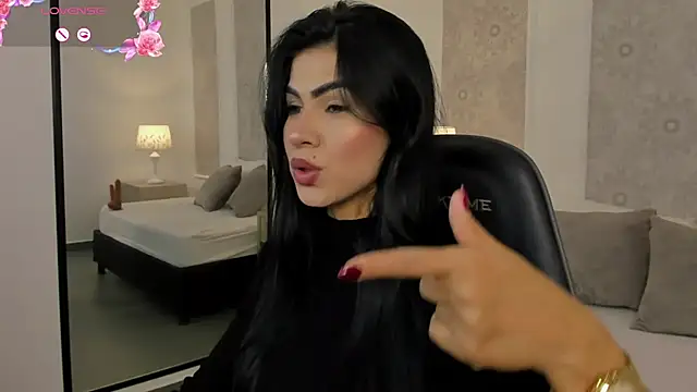 stephanya  online show from July 25, 2026, 12:44 pm