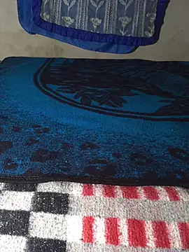 manuamador online show from October 4, 2025, 4:03 am