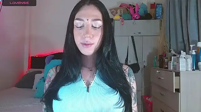 karla zambrano online show from February 27, 2025, 1:52 am