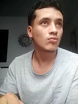 Snapshot of StivenSM chatting on February 1, 2026, 9:13 pm StivenSM online show from February 1, 2026, 9:13 pm