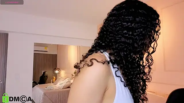 SHARONN     online show from September 26, 2025, 4:08 am