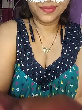 Sexy Mona Bhabhi online show from July 2, 2026, 6:58 pm