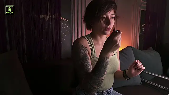 Ishtar Divine online show from November 27, 2025, 3:23 pm