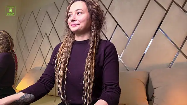 Ishtar Divine online show from December 15, 2025, 10:43 am