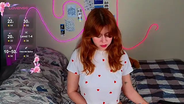 Snapshot of Penny_Staaar chatting on February 2, 2025, 8:19 pm Penny Staaar online show from February 2, 2025, 8:19 pm