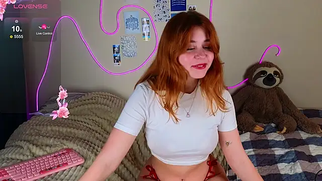 Snapshot of Penny_Staaar chatting on February 25, 2025, 3:20 pm Penny Staaar online show from February 25, 2025, 3:20 pm