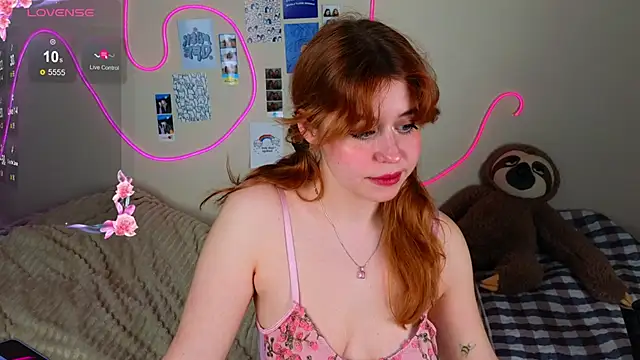 Snapshot of Penny_Staaar chatting on February 27, 2025, 6:31 pm Penny Staaar online show from February 27, 2025, 6:31 pm