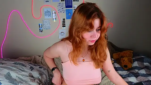 Snapshot of Penny_Staaar chatting on February 12, 2025, 12:05 am Penny Staaar online show from February 12, 2025, 12:05 am