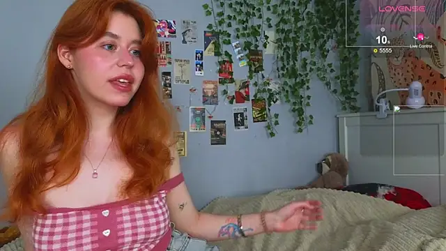 Snapshot of Penny_Staaar chatting on June 11, 2026, 5:37 am Penny Staaar online show from June 11, 2026, 5:37 am