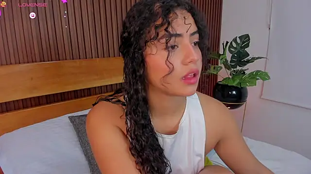 yaya23x online show from September 29, 2025, 2:12 pm