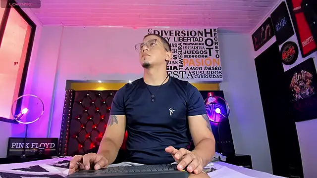 JoshMillerr  online show from May 14, 2026, 7:00 pm
