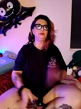 poisson ivy online show from October 28, 2025, 7:51 am