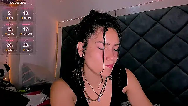 Nellyhills online show from October 4, 2025, 12:50 pm