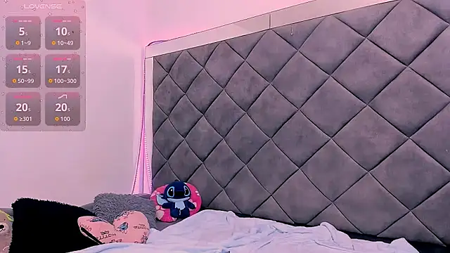 Nellyhills online show from November 29, 2025, 4:18 pm