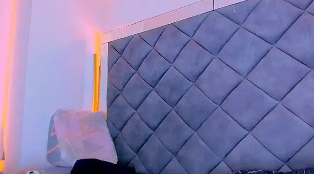 Nellyhills online show from March 20, 2025, 4:42 pm