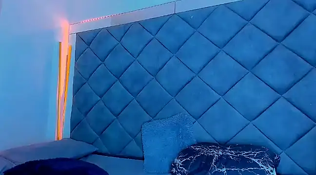 Nellyhills online show from March 11, 2025, 11:15 pm