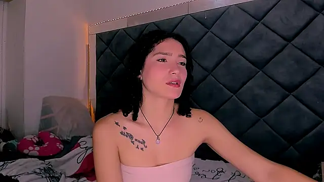 Nellyhills online show from October 21, 2025, 1:54 pm