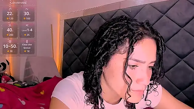 Nellyhills online show from September 17, 2025, 11:29 pm