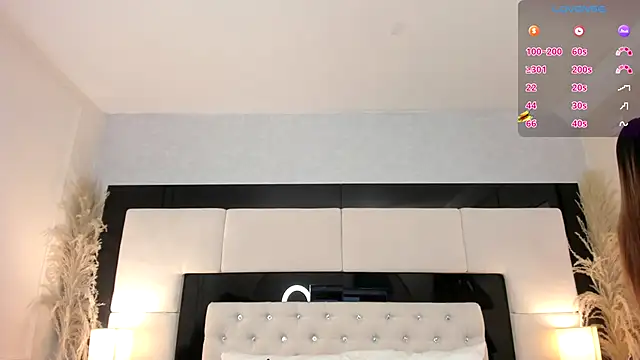 CarlaRossi  online show from October 9, 2025, 7:36 pm