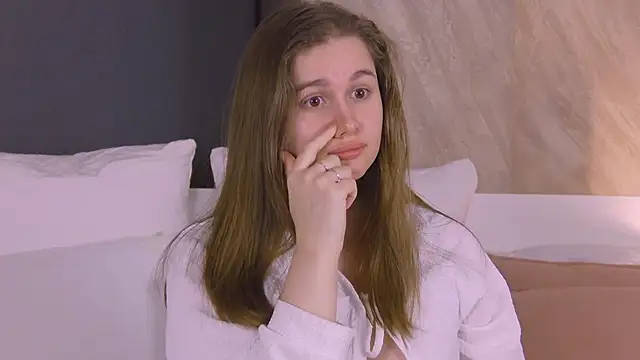 EllieHayes online show from March 19, 2026, 9:59 pm