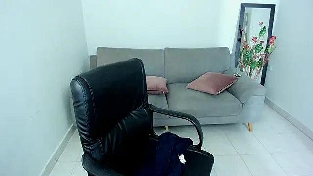 Adele Sweett online show from September 25, 2025, 2:06 am