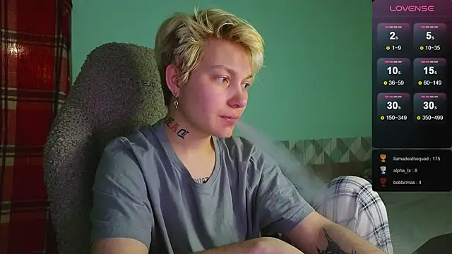 esajukyy online show from December 18, 2024, 3:44 pm