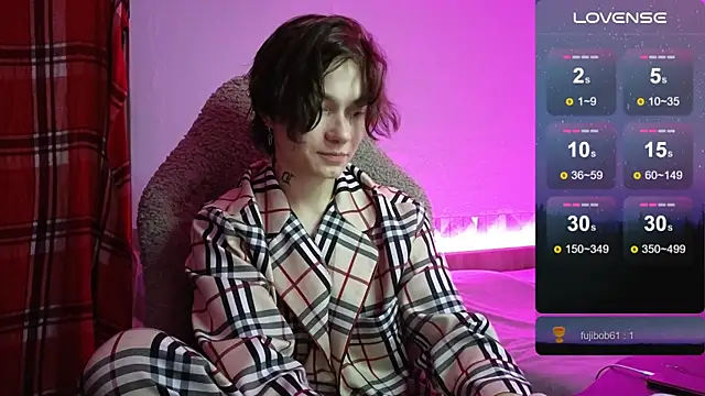 esajukyy online show from November 2, 2025, 9:25 am