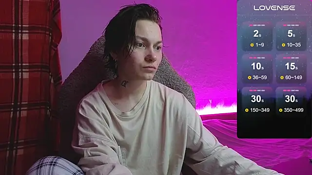 esajukyy online show from October 24, 2025, 11:53 am