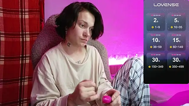 esajukyy online show from September 13, 2025, 4:51 pm