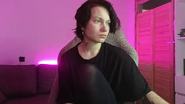 esajukyy online show from January 5, 2026, 5:27 pm