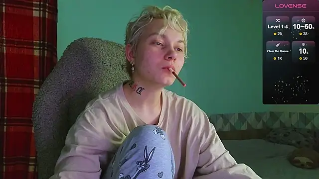 esajukyy online show from January 11, 2025, 4:25 pm