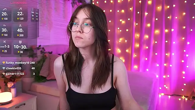 AmeliaMead online show from March 14, 2025, 11:34 am