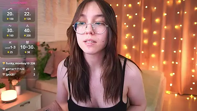 AmeliaMead online show from March 14, 2025, 8:32 am