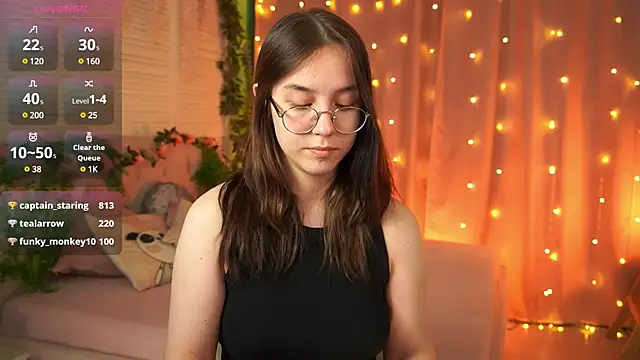 AmeliaMead online show from March 4, 2025, 11:40 am