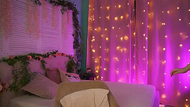 AmeliaMead online show from February 25, 2025, 5:41 am