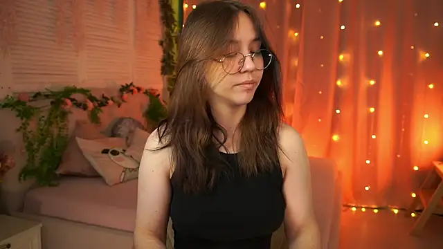 AmeliaMead online show from March 4, 2025, 5:32 am