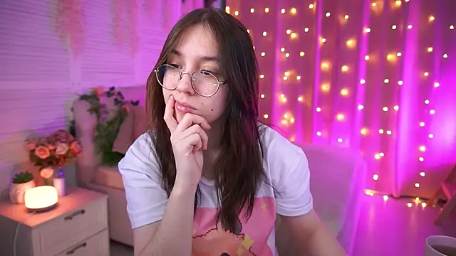 AmeliaMead online show from March 14, 2025, 5:27 am