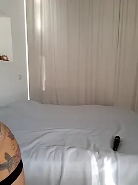 Samira-Summer online show from February 17, 2025, 1:44 pm