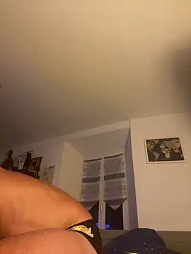 zenzero87 online show from October 10, 2025, 9:37 pm