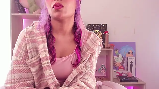 KatieSimpson  online show from December 23, 2024, 2:50 pm