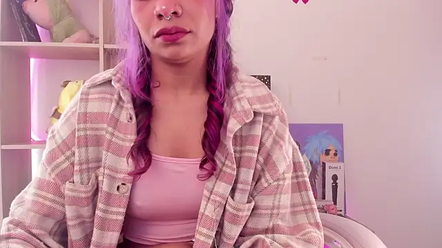 KatieSimpson  online show from December 23, 2024, 5:54 pm