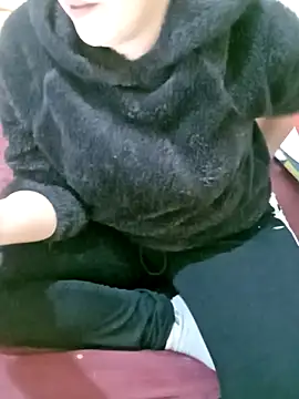 ShadiaStar online show from March 19, 2025, 1:32 am