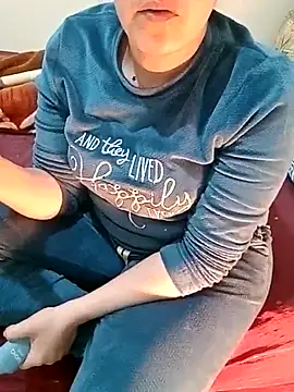 ShadiaStar online show from March 14, 2025, 7:12 pm