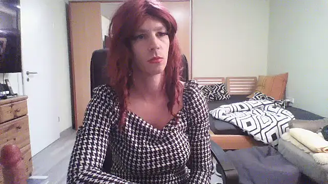 Snapshot of Kinky-Kristina chatting on October 9, 2025, 5:35 pm Kinky-Kristina online show from October 9, 2025, 5:35 pm