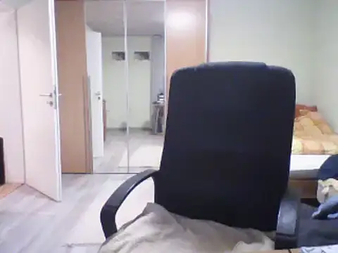 Snapshot of Kinky-Kristina chatting on February 23, 2025, 5:39 pm Kinky-Kristina online show from February 23, 2025, 5:39 pm