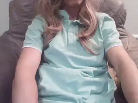 Snapshot of Kinky-Kristina chatting on January 18, 2025, 10:17 pm Kinky-Kristina online show from January 18, 2025, 10:17 pm