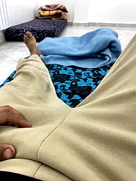 Lahcene online show from November 18, 2025, 7:06 pm